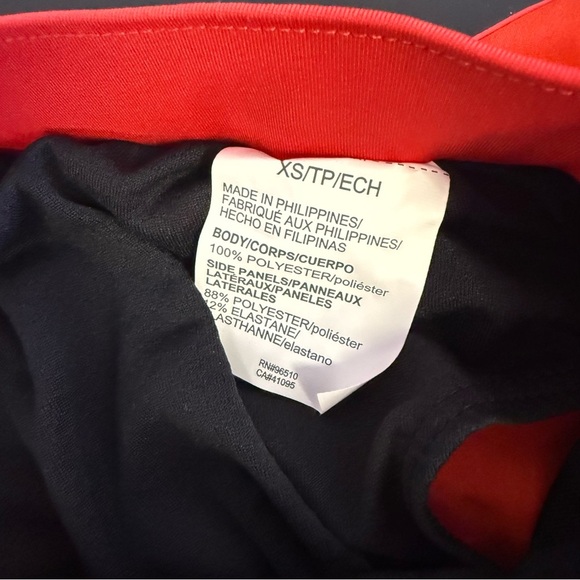 Under Armour HeatGear Running Shorts Red XS Loose Fit Lightweight NwT - Picture 4 of 5